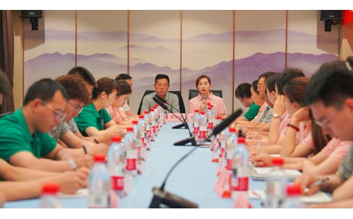 錨定目標(biāo)再出發(fā)——公司召開(kāi)2025年中復(fù)盤總結(jié)會(huì)議
